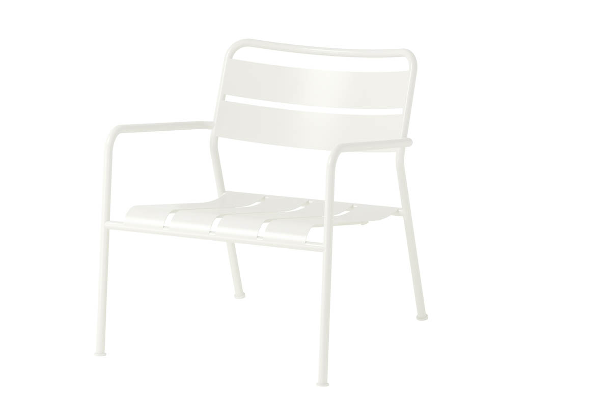 Roxö <br />
Deck chair, powder coated steel<br />
Produced by <a target="blank" href="http://www.ikea.com/">IKEA</a>.
